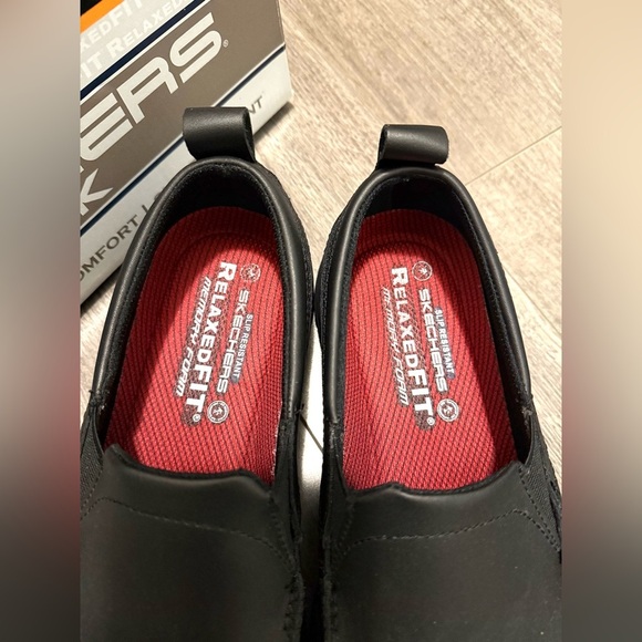 Skechers Men's Black Relaxed Fit Shoes - Picture 4 of 6